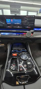 Preview: RS-Mount, fahrzeugspezifischer Handyhalter passend für BMW 5er Modell Baujahr 2025, Made in Germany