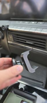 Preview: RS-Mount, fahrzeugspezifischer Handyhalter passend für Astra L ab Bj.22, Made in Germany