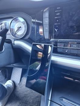 Preview: RS-Mount, fahrzeugspezifischer Handyhalter passend für VW Touareg III ab Baujahr 2018, Made in Germany