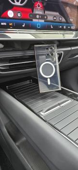 Preview: RS-Mount, fahrzeugspezifischer Handyhalter passend für VW iD7 ab Baujahr 2023, Made in Germany