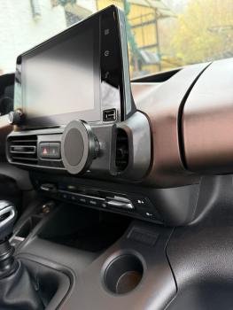 Preview: RS-Mount, fahrzeugspezifischer Handyhalter passend für Toyota Proace City  Bj.20-24, Made in Germany