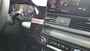 Preview: RS-Mount, fahrzeugspezifischer Handyhalter passend für Audi Q5 FY ab Baujahr 2017, Made in Germany