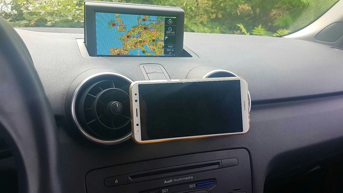 Handyhalterung Audi A1
