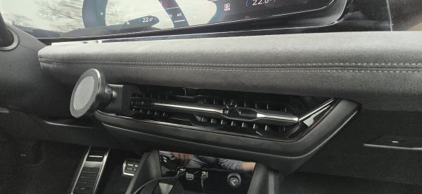 RS-Mount,fahrzeugspezifischer Handyhalter passend für Audi A6 e-tron und Audi Q6 e-tron ab Baujahr 2024 - Fahrerseite, Made in Germany