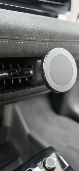 RS-Mount,fahrzeugspezifischer Handyhalter passend für Audi A6 e-tron und Audi Q6 e-tron ab Baujahr 2024 - Fahrerseite, Made in Germany