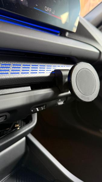 RS-Mount, fahrzeugspezifischer Handyhalter passend für BMW 1er F70 ab Bj.24, Made in Germany