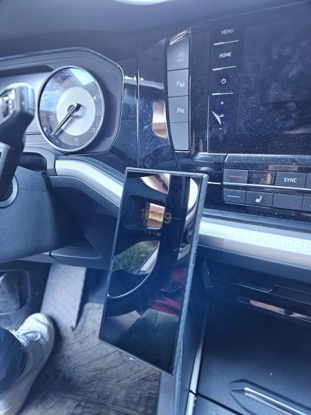 RS-Mount, fahrzeugspezifischer Handyhalter passend für VW Touareg III ab Baujahr 2018, Made in Germany