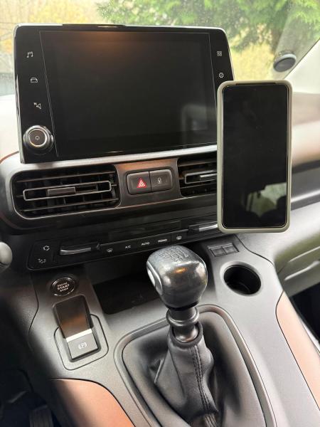 RS-Mount, fahrzeugspezifischer Handyhalter passend für Toyota Proace City  Bj.20-24, Made in Germany
